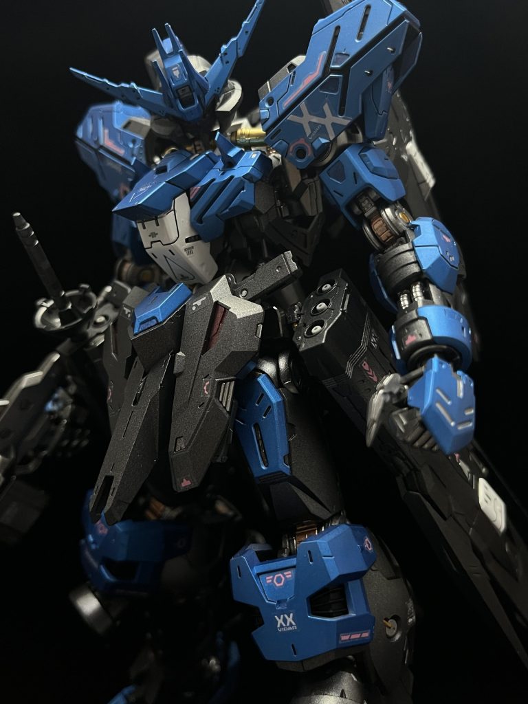 久々のMGだったので技術力の向上にびっくりしました。正直色分け以外に手を加えるべきところが見つからずいじるところが全然ありませんでした。今後出ることが決まっているバルバトスルプスも期待が止まりませんね