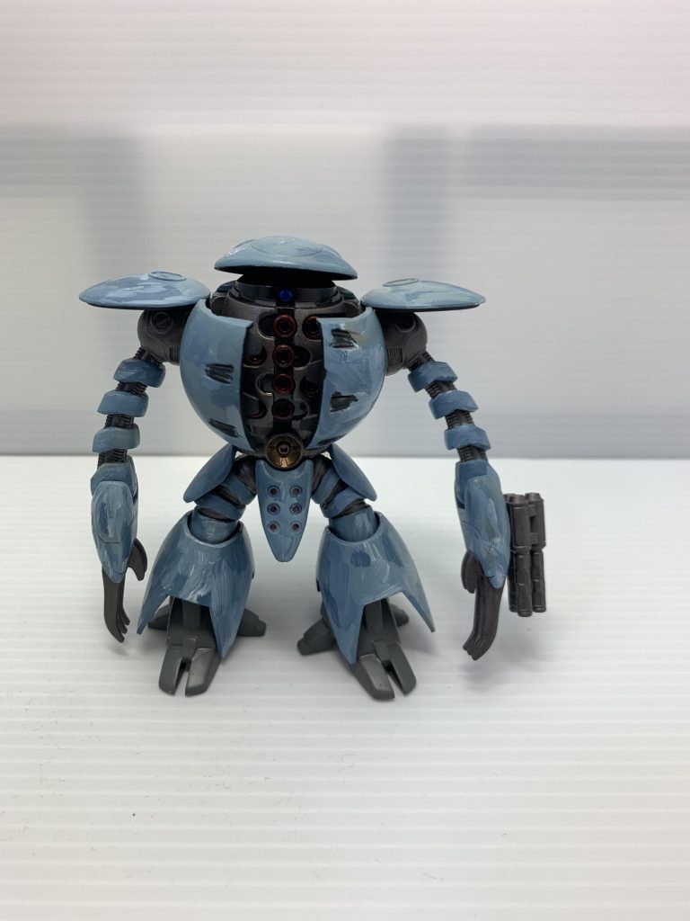 未組立品が某リサイクルショップで5,000円で売っていました。ガンプラの人気と高価格に驚きです。