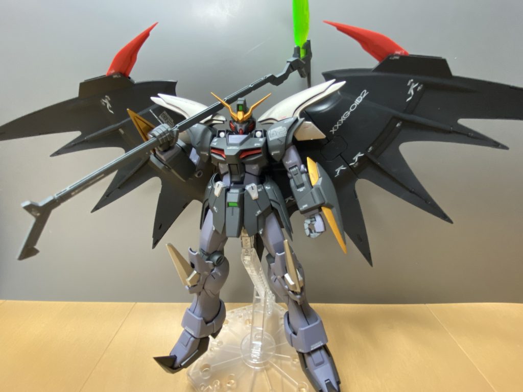 MGのデスサイズヘルEWはかなり前に作ってます作ってしばらくしてからビームサイズはピカピカのシルバーにしました