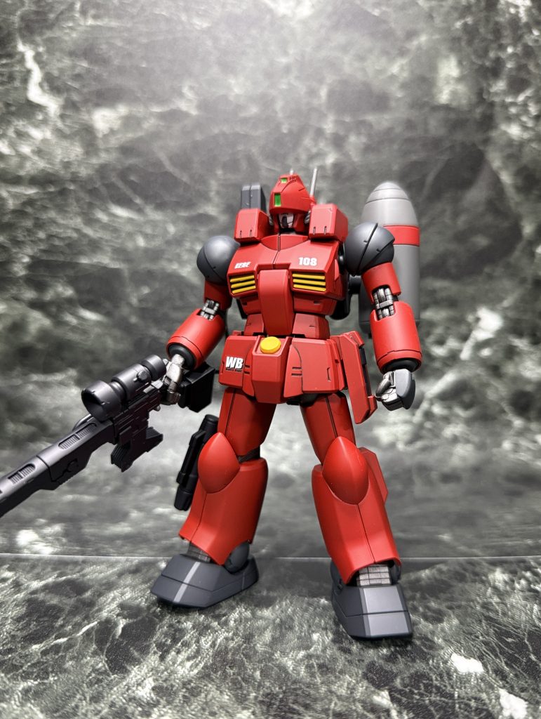 フル装備状態バックパックのせいで左右非対称の為、瞬発的な運動性能は若干低下の模様。