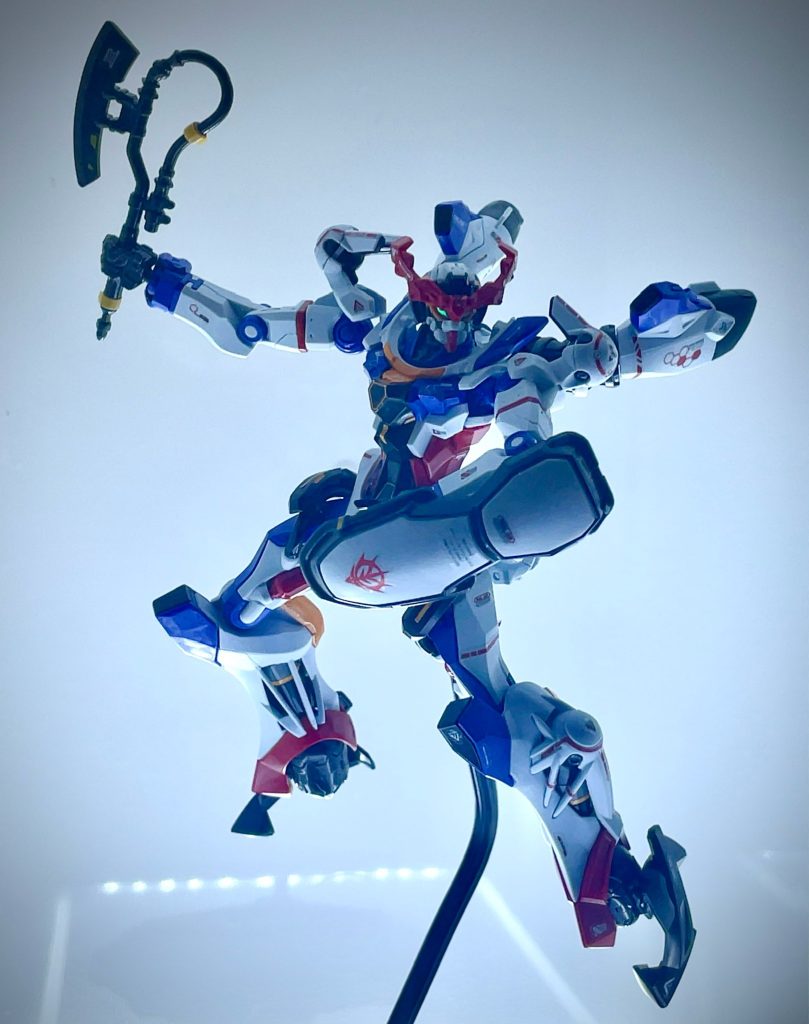 色分けが多いので組むだけでかっこいいんですが、不器用な自分にはかなり細かく難しかったです...