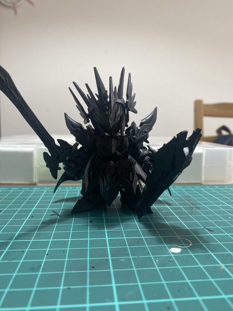 黒サフです。動画や、サイト等を参考にして、勉強しながら制作していきました。