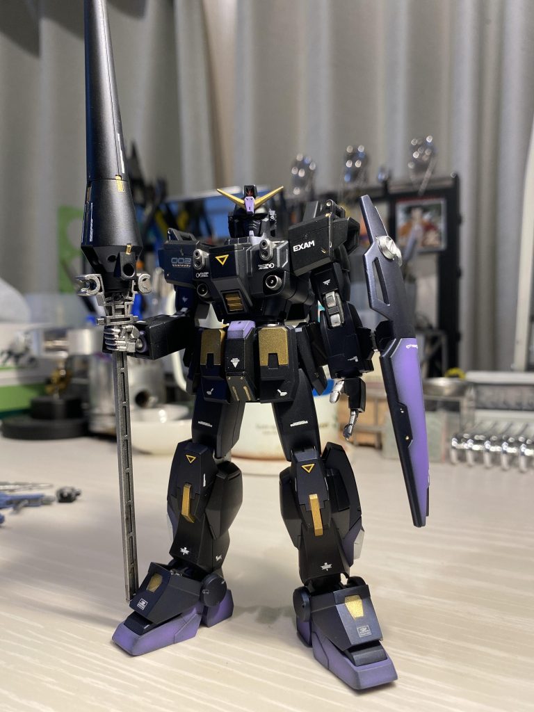 判りにくいですが、黒とプリズムブルーブラックを使い分けてます🐣