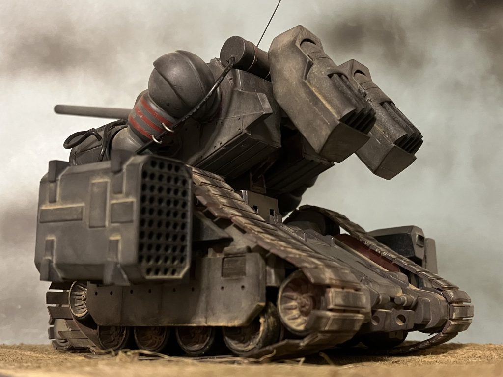 サイドにはマグネットにて56連装ロケットランチャー、MLRS装着。