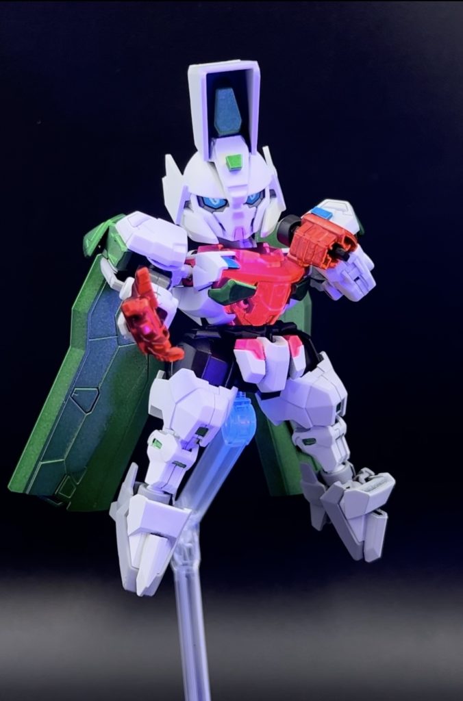 オリジナルギミックとして特定の条件(最終決戦で1期OPが流れる等)を満たすと胸部が輝き 