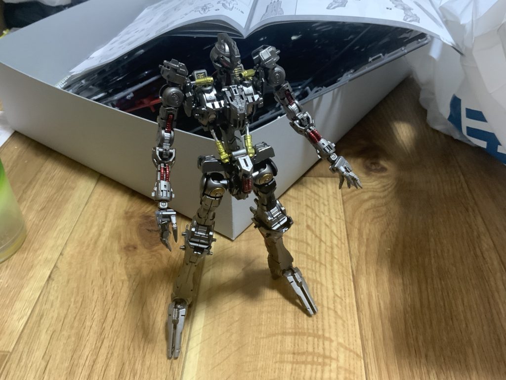 フレーム状態塗装レシピはフレーム:フィニッシャーズのガンメタシリンダー受け:スターブライトブラスチューブ:ガンダムマーカーのロイヤルメタレッドになります