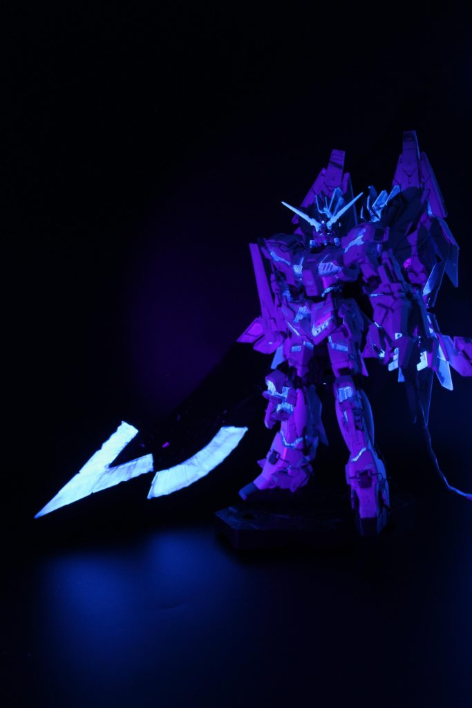 蛍光塗料はガイアノーツさんのを使用しています。下地のある無しで大分発色が違ってきますね。最後までお付き合いありがとうございます。