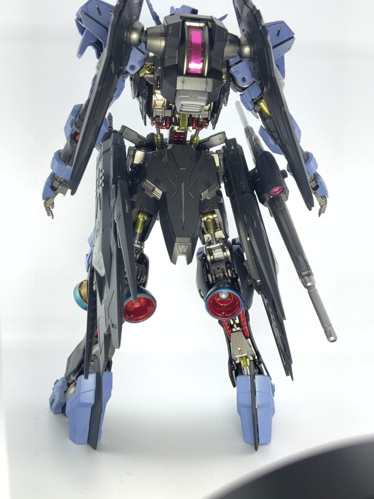 バックショットガンダムフレーム機は細かく塗り分けるのが楽しいですね〜