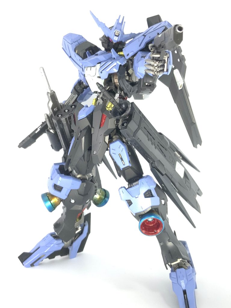 ハンドガンですスライドはアルマイトブラック、基本色はグラファイトブラックで塗り分けてます