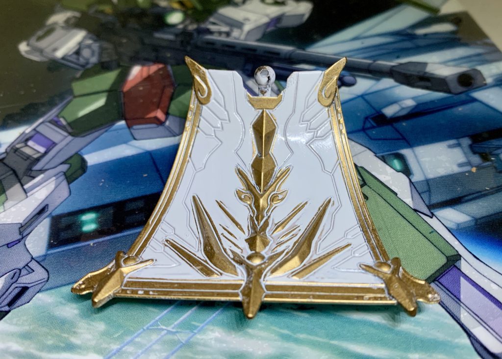 次にアクリルでグランプリホワイトを全体に塗装乾燥後マジックリンで不要な所をふき取り（ゴールドの部分です）ラッカークリアーコート