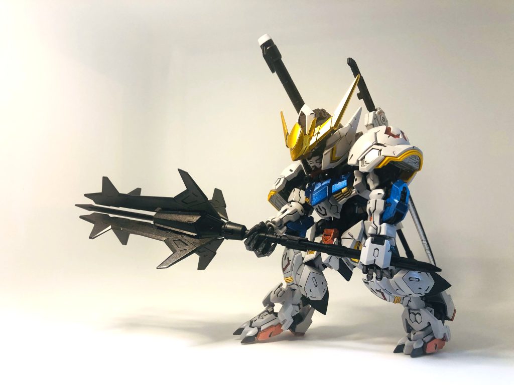 塗装はガンダムマーカー、墨入れはエナメル塗料です。白パーツはそのままです。