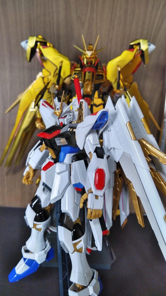 今回も同色で塗装しただけです。