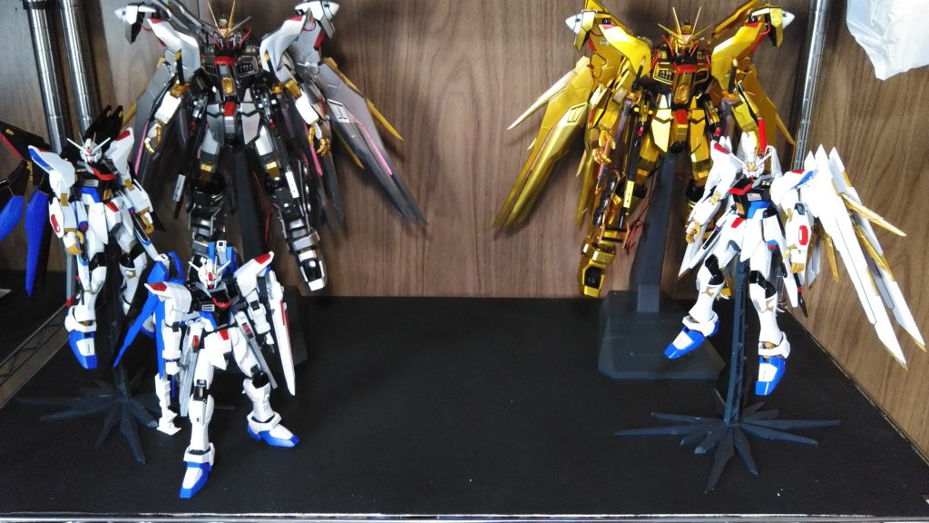後はライジングフリーダムが揃えばmgのフリーダムシリーズが揃います。因みに今製作中です。