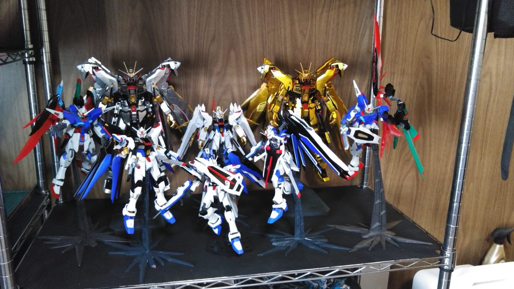 去年の6月頃から作りはじめ、やっとここまで完成しました。自分の中のガンプラのテーマが一つ終わりました。 