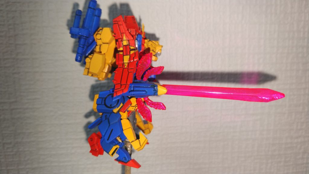 ソラトライオンフェイスもスクラッチして、羽根と剣先をクリアレジンで複製して…となかなかに大変だったけど、この大剣を持ってないと締まらないから頑張った(*T^T)