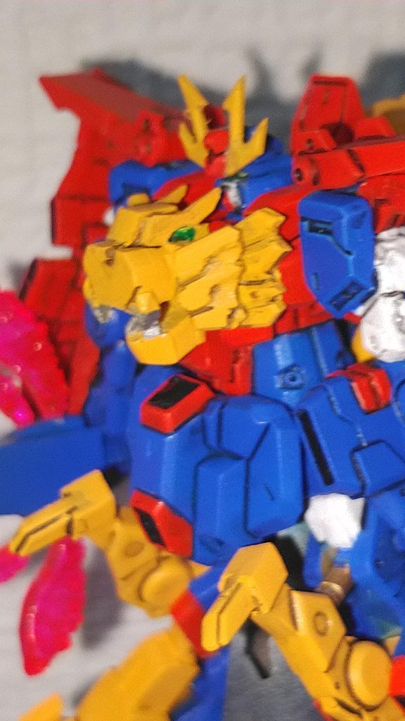 アーティファクト独特のアレンジデザインを考慮してHGではなく超合金の方を参考にリクトライオンフェイスをスクラッチしたけど余計に面倒な事にσ(^_^;)