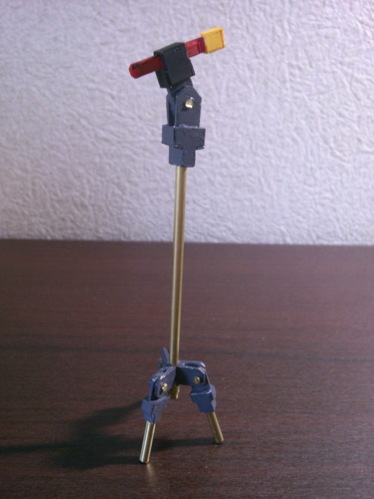 マイクスタンドもスクラッチ。