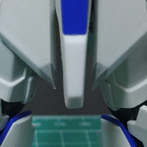 フロントアーマーをちょっとだけ形状変更。昨日はこれしかできなかった。