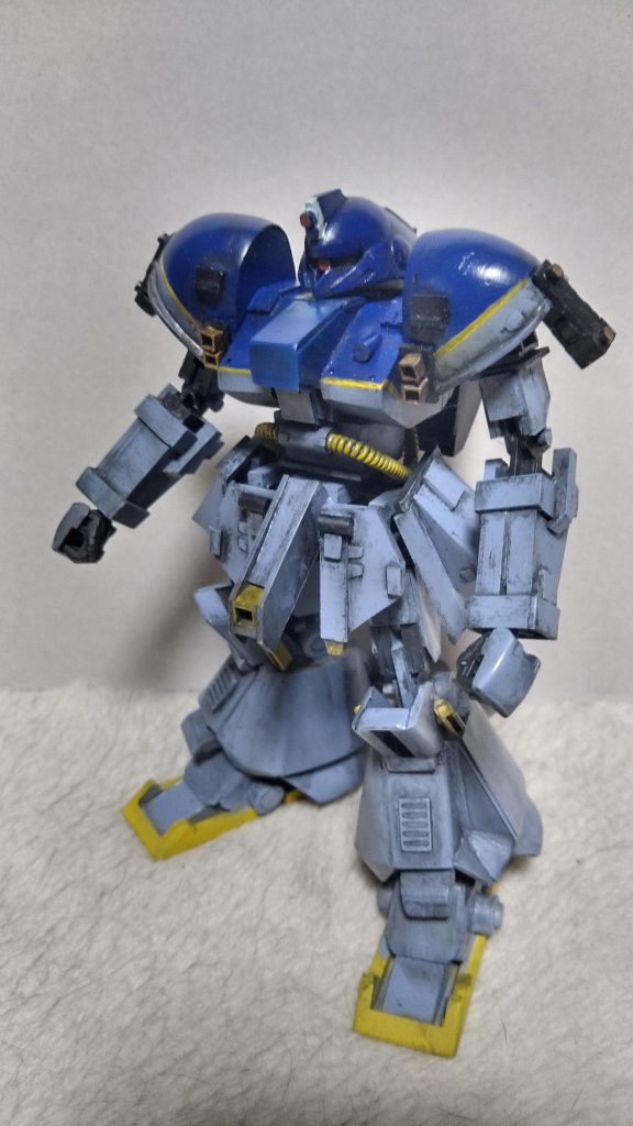 ヘルメットはマラサイのヘルメットを複製、モノアイレールは８ミリプラパイプフェイス部分は１ミリ厚のプラ板