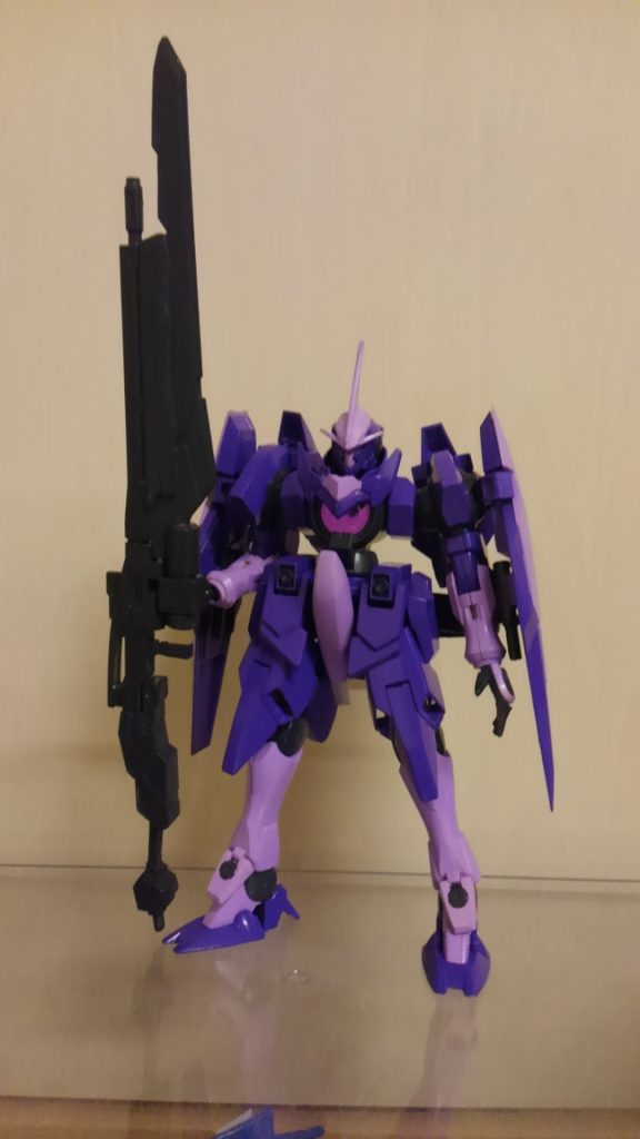 初代GN-XのGNビームライフルの機構を生かし、合体式のGNブレイドを使用する。