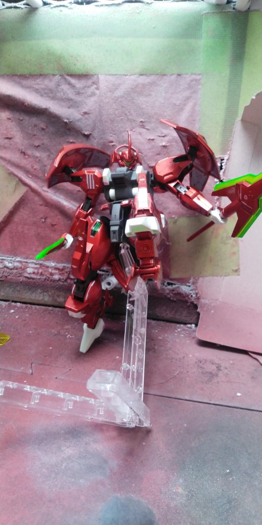 ダリルバルデってギミックいっぱいあったような気がするけど動かしたら多分塗装が逝く...