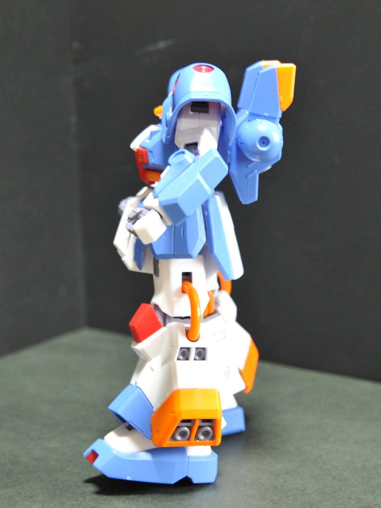 動力パイプなど柔らかいのでしっかり動きました。そのうち塗装しようと思ってますが罪プラ多いのでどうなることやら。去年はHGスコープドックで力尽き・https://plaza.rakuten.co.jp/morimom1/diary/202409010000/今年はハセガワバルキリーで息切れ気味ですが・https://plaza.rakuten.co.jp/morimom1/diary/202501160000/RGのRX-78やらサザビーやら作りたいキットは多いのです。ゆっくりペースですがよろしくお願いいたします。 