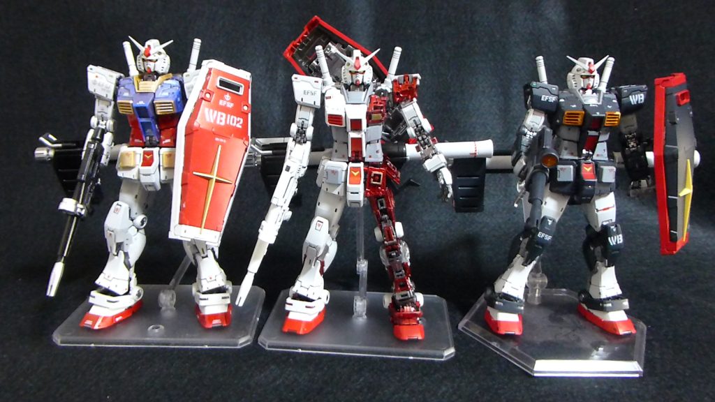 左から　メタリック風　ロールアウトカラ―風　プロトタイプ風