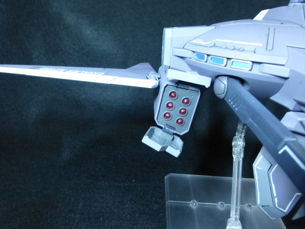 AIM-902 自立誘導中距離空対空ミサイルを塗り分けました。