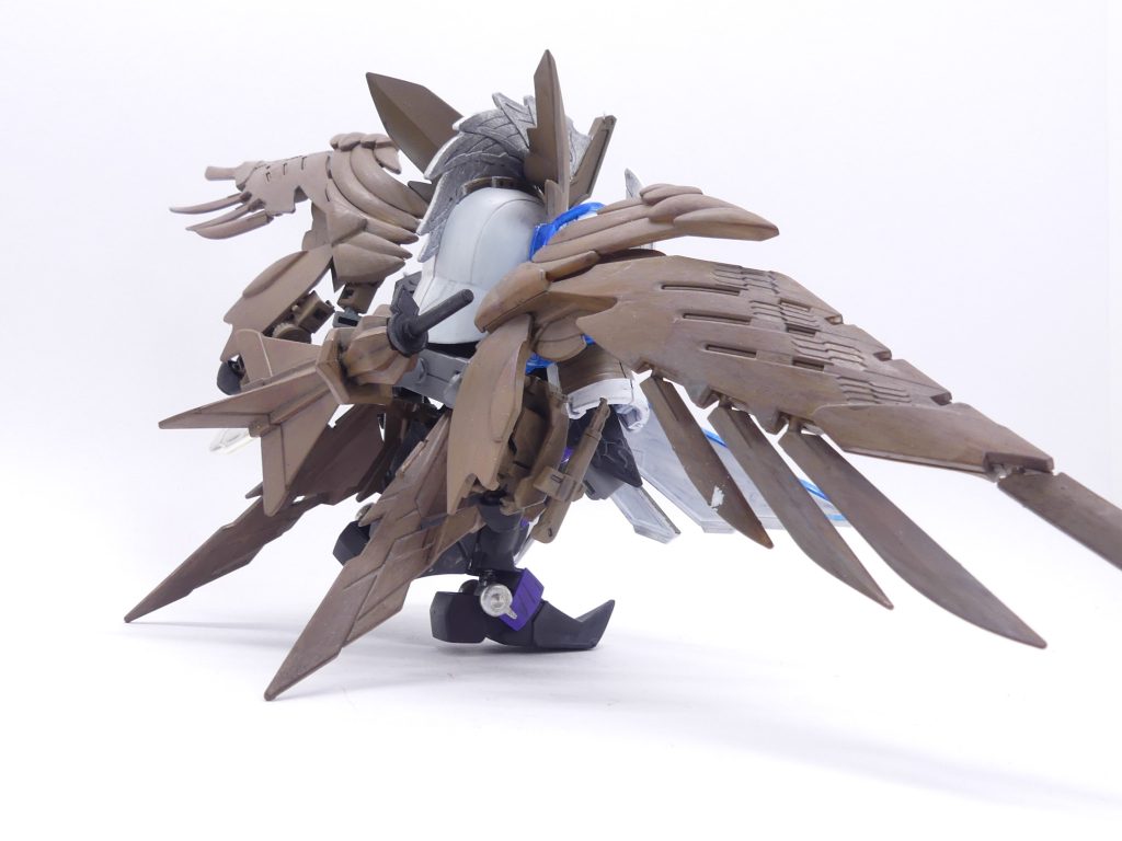 演者:クジ・タツヨシ:「ブリッジ」の「トップ」の理念に賛同する一人。IT会社勤務。仕事がコロナ禍でリモート主体になったこともあってある程度の自由なログインを可能にしている。暇な時は「エバーランド」の監視と称し様々な場所を回る。後ろから。航続距離を伸ばすことを念頭に置いたビルドです。