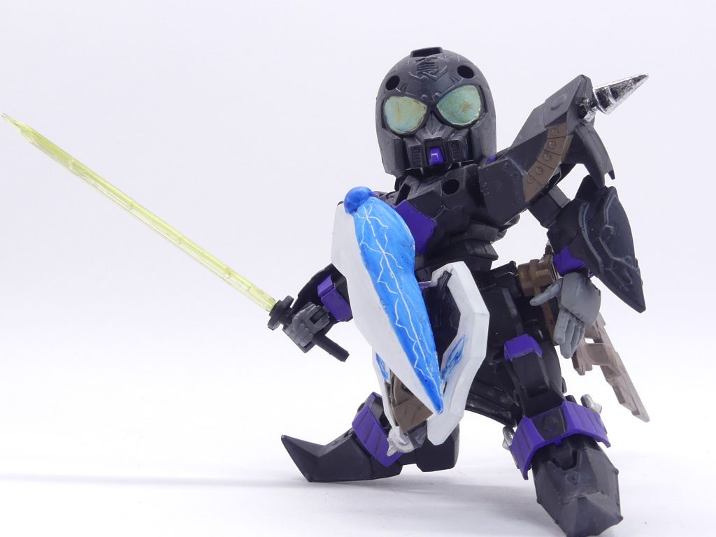 軽装形態:通常はこの姿になることはほとんどない。実際は右肩アーマーも三国伝準拠で外せる。身体はSDW。ナイトボディなどなど。頭・肩・足首にダラス。腰アーマーはBBWガンダムEW。