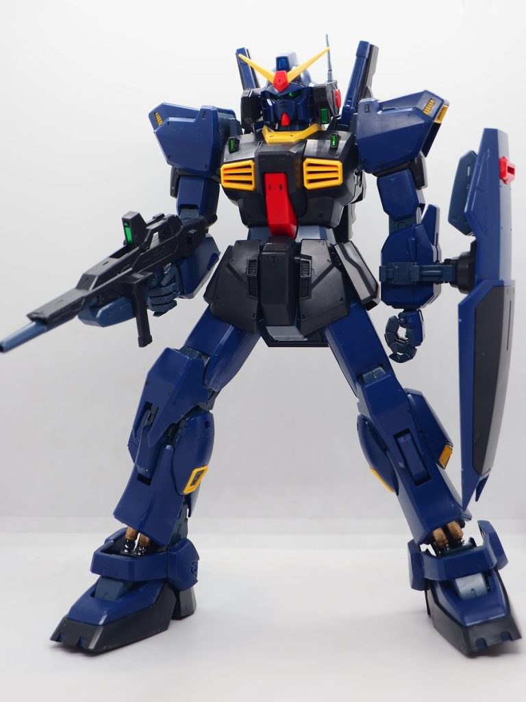 次に取り掛かるのはＭＧのガンダムＭｋ－Ⅱティターンズカラーです、ちなみにこれもＢＯＯＫ　ＯＦＦで完成品１８００円でした(gundam-kao2)装備も全部揃っているので、手入れをして完成させたいと思ってます(gundam-kao6)完成品なんて買って楽しいの？って方もいらっしゃるでしょけど、私みたいに時間も資金も無い人間にはありがたいですよ(gundam-kao6)