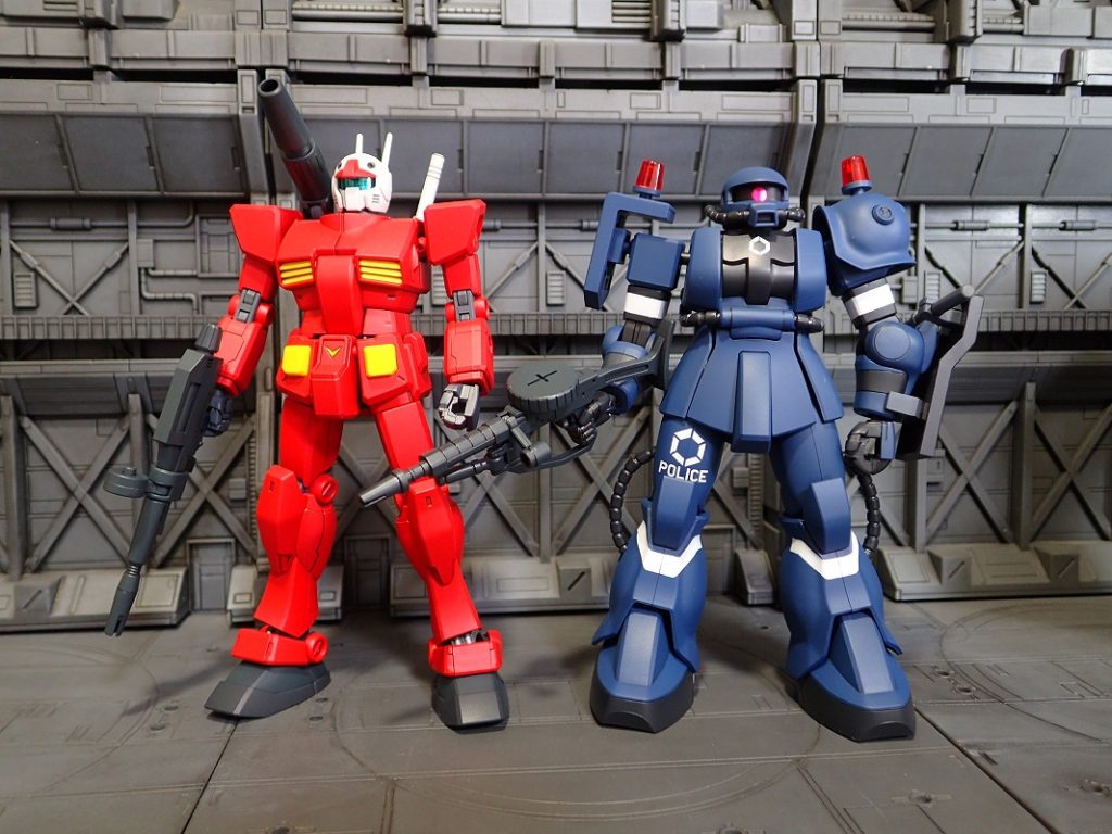 軍警ザクとツーショット