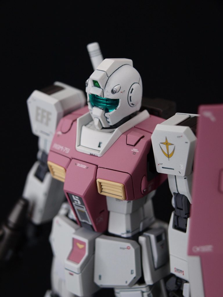 さすが最新キットで、部品の分割がこまかく、色分けしやすかったです。オリジンらしくパネルラインも多めで墨入れ映えしました。セイラマスオ先生の色は、もともと白が多く含まれており、下地に白サフだとさらに薄い色になりました。サフなしでそのまま塗っても良かったのかもしれないです。次は、そのまま塗ってみようかと思います。見て頂きありがとうございました。