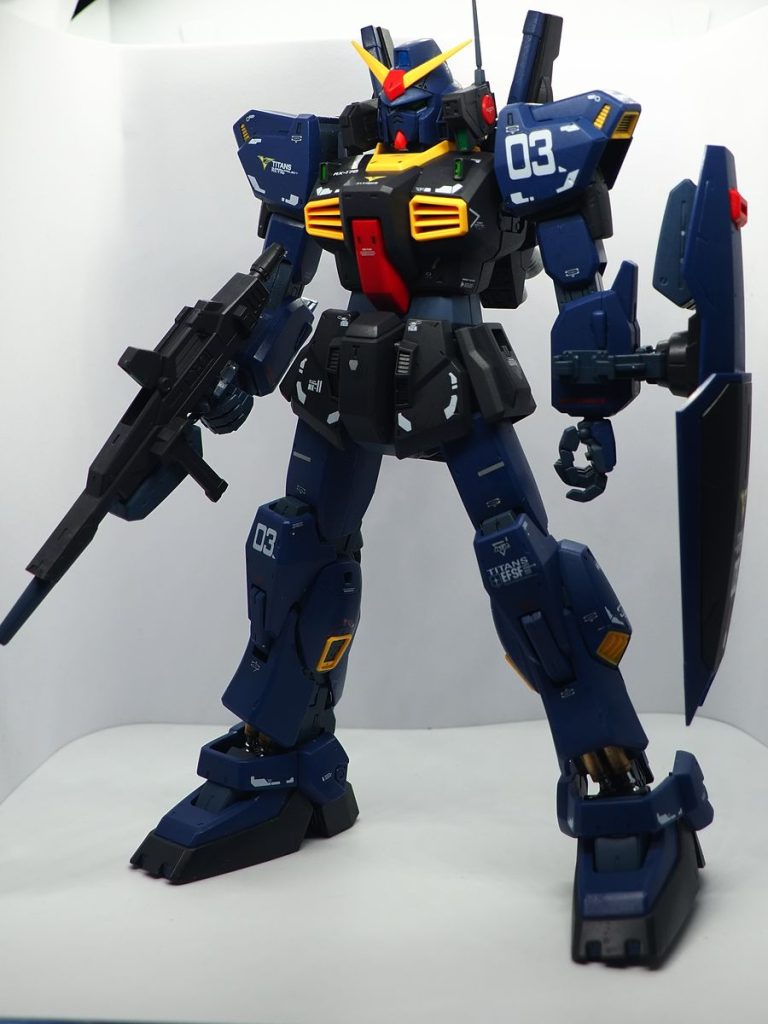 久しぶりにＭＧさわりましたが、組み立てる手間さえ無ければＭＧの方がカッコイイですね(gundam-kao2)