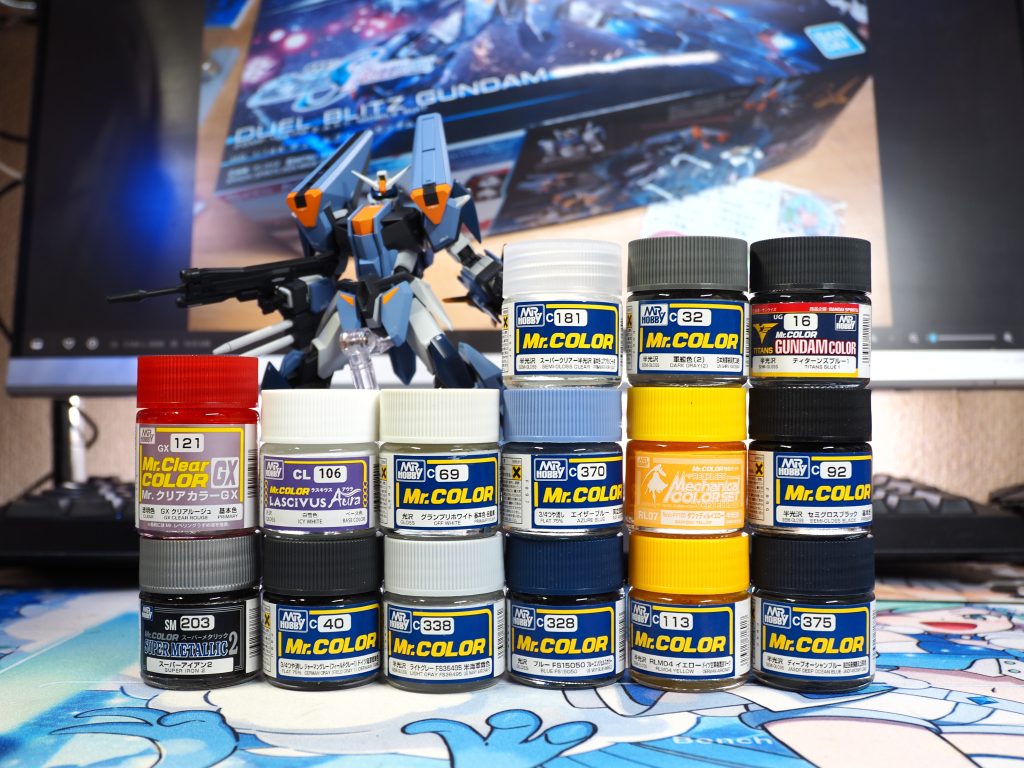使用した塗料一覧。普段は色は混ぜずに単色で塗ってるんだけどもビームライフルと肩のビーム砲はディープオーシャンブルーとセミグロスブラックの混色というめっちゃ地味で見分けつかないことをしている。デカールはHIQパーツのコーションデカール中心で少しだけガンダムデカールのSEED関連を貼ってます(左肩等あとランサーダートⅡだけグランプリホワイトという、これも見分けつかない色分けを…