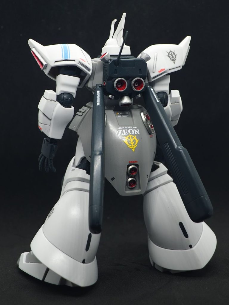 プロペラントタンクが良いアクセントです、今回からバーニアの塗装はスーパージェラルミンを使ってます(gundam-kao6)