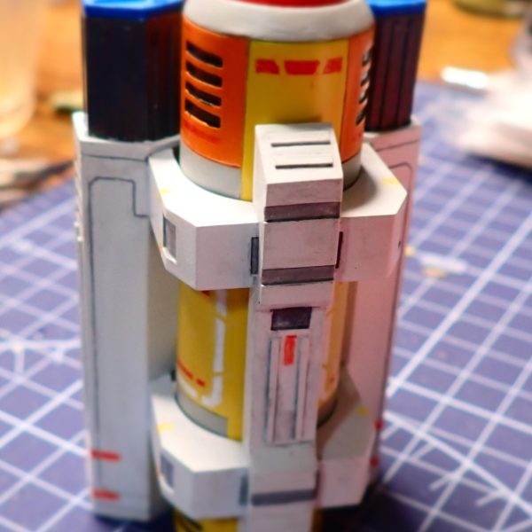 ガンダムオンラインの試作型戦略兵器。手書きのマーキングがなかなかうまくいかない。ラインデカールとかラインテープのようなもので模様を作ればいいのだろうか？ （3枚目）