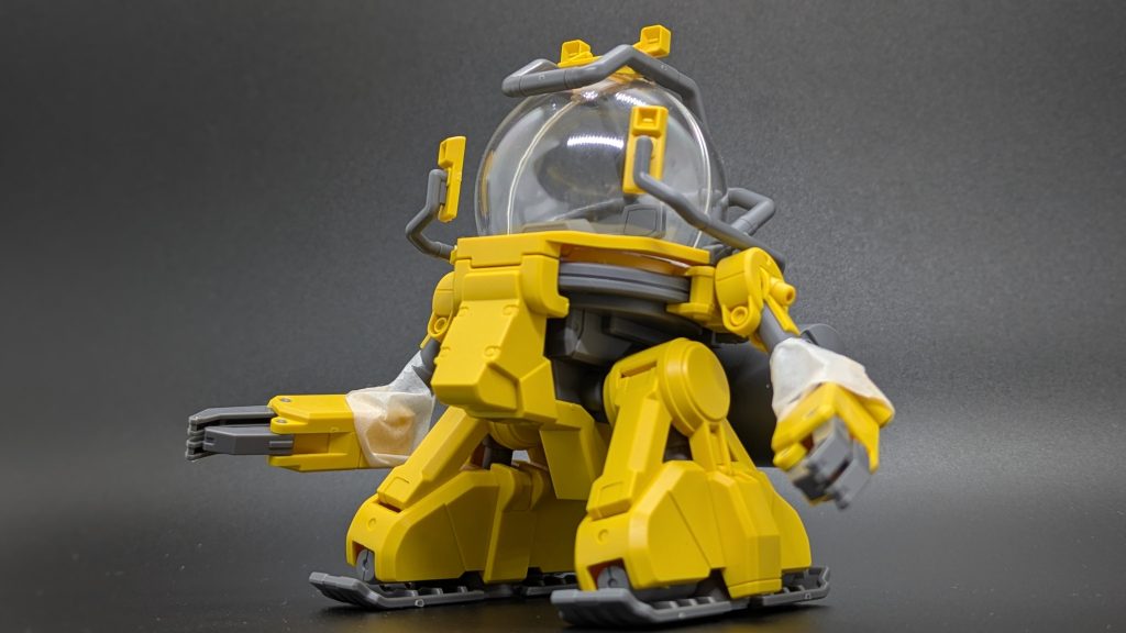 パチ組状態。肘関節がC字ジョイントで付け外しすると割れそうなので、マステで仮止め。