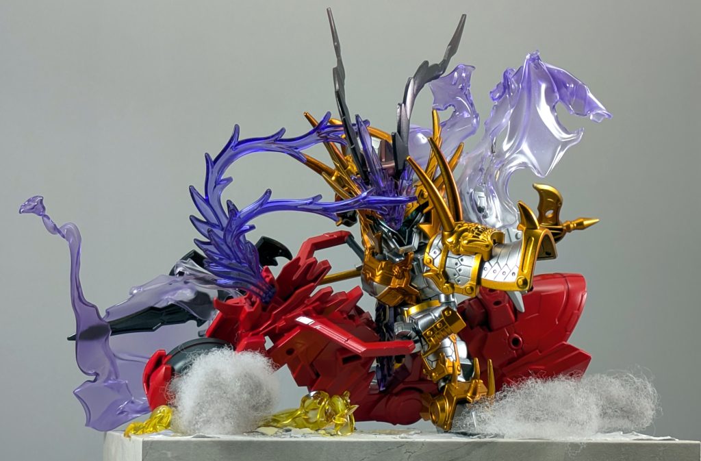 何気にチラ見えする瞳がお気に入りです。ギラギラした装甲を表現することができたのではないかと思います。