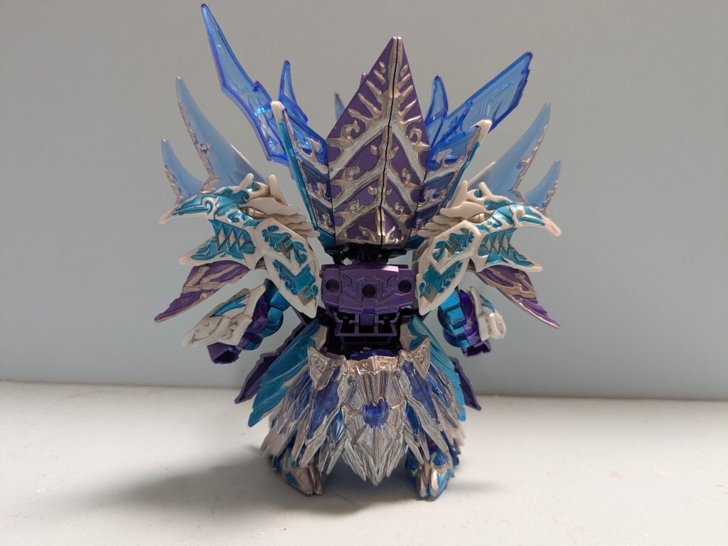 バックパック外した後ろから、資料がないのでお尻アーマーとかはカンで塗分けになっています。