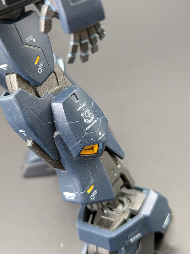 全身にスジボリも実施。