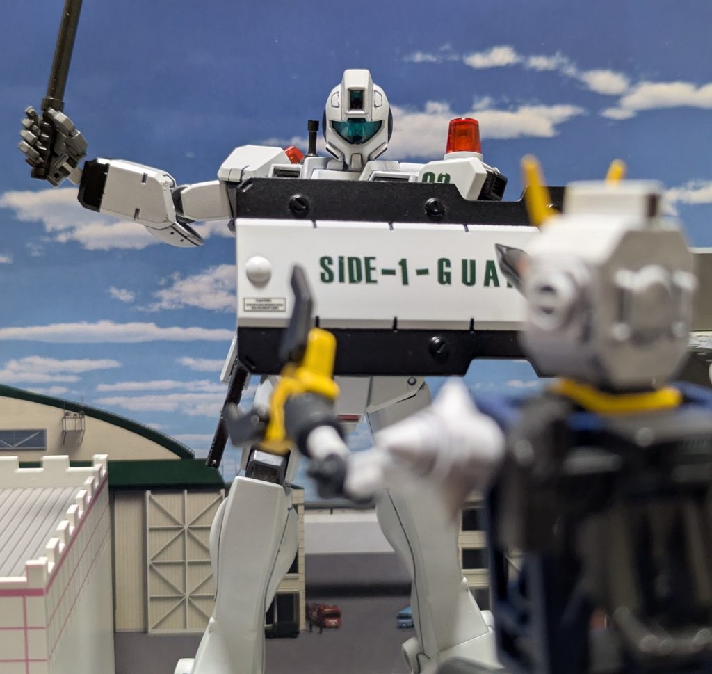 活躍想像図「そこの機体の搭乗者!直ちに機体を停めて投降しなさい!!」今日も街の治安を維持しています…