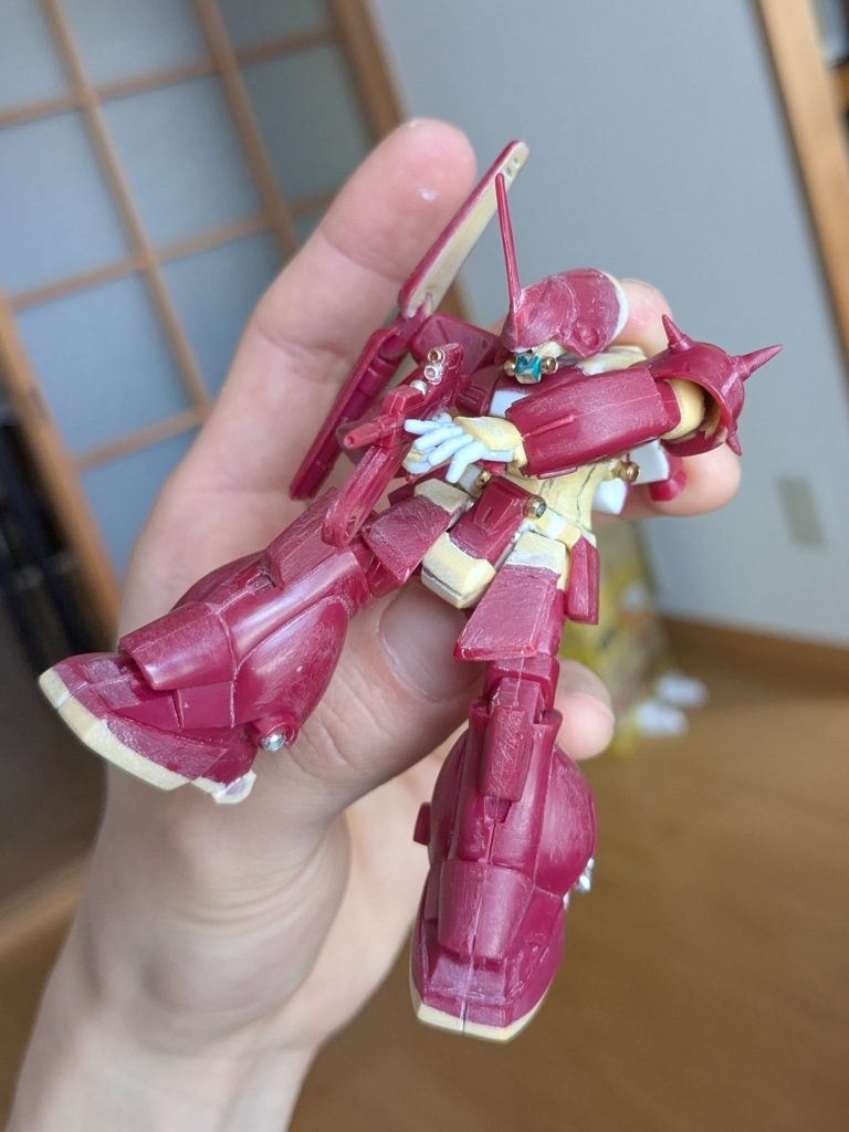 初めてまともに旧キットを作った気がするので探り探りな作業にはなりました(怪我もした)が無事完成しました。カシメ玉をバーニアに使ったりスプリングで動力パイプ作ったりにも挑戦できて良かったです。