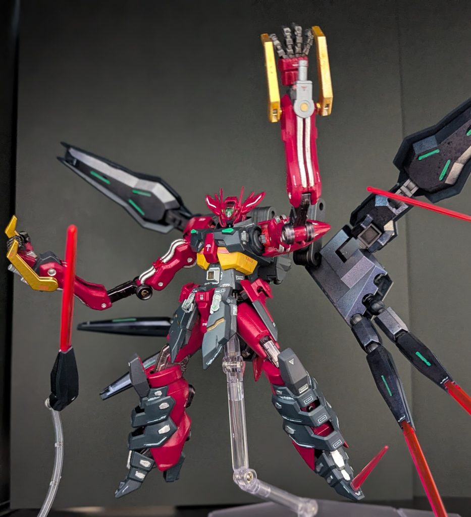 飛び交うネイルファンネルガンダムXの世界ではニュータイプ扱いされないシャギア兄さんであったが実は特殊な脳波でビットコントロールが可能という設定