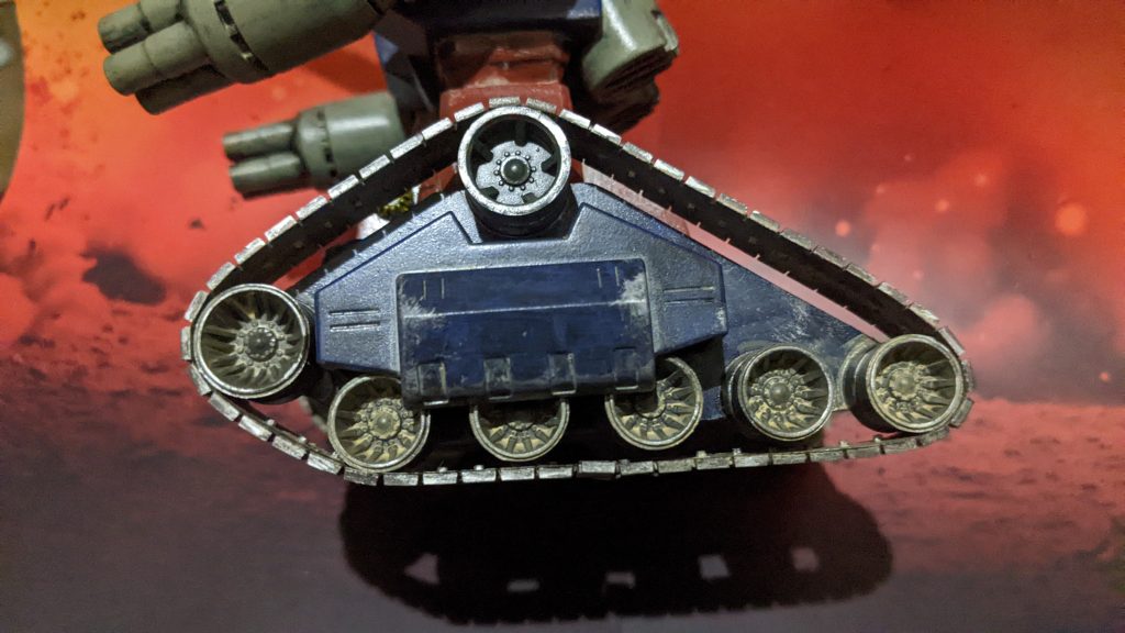 キャタピラの動輪はしたは砂汚れマシマシ、上は控えめにしてあります。