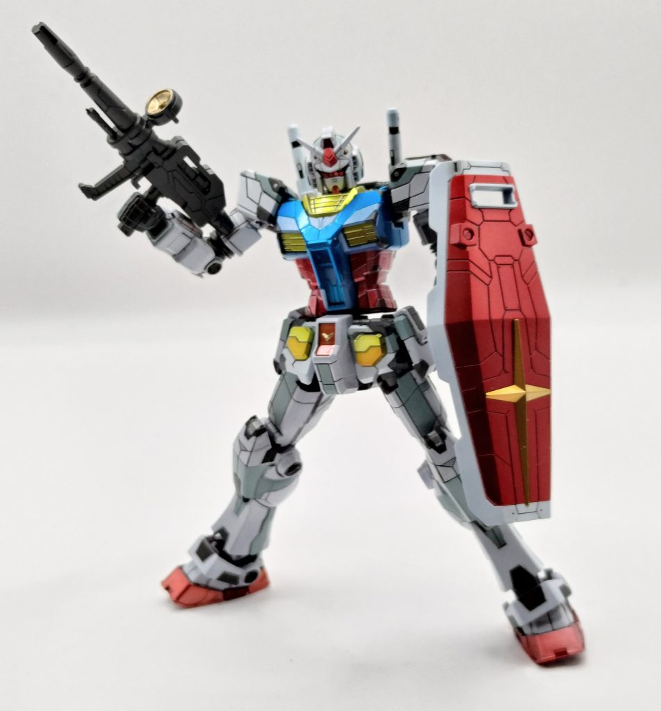 青、赤、黄の部分はメタリックで塗ってます。