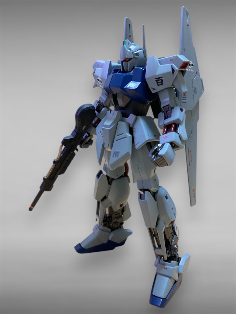 全体像(前面)改造は全くなくライフルの握り手を別の機体から移植(たぶんジムスパ)。スタイルも良くお気に入りの機体です。ZシリーズではマークⅡと百式のみが好きです。