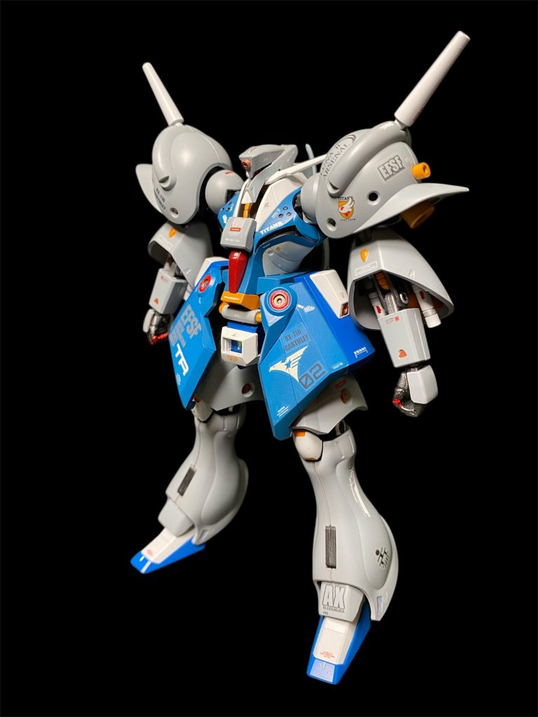 RX-110ガブスレイは木星帰りのパプテマス・シロッコの設計を元に、ルナツー工廠にて開発・生産が行われていた可変MSである。だが、マウアーが新型MS受領の命令を受けて向かった先はコンペイトウ所属の重巡アスワンであった。