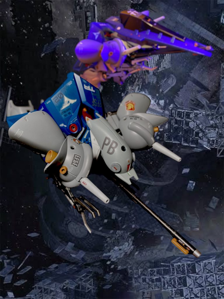 UC0087年9月、ティターンズ艦隊の追撃から逃れてくるアーガマを奇襲すべく、マウアー・ファラオとジェリド・メサのガブスレイは廃棄コロニーの周囲に漂う岩塊にそっと息を潜めていた。「俺はカミーユを倒さない限り一歩も先に進めない男になっちまった…あいつは俺にとって壁なんだ…」幾度となく立ちはだかるエゥーゴのガンダムパイロットへの消しきれない執念の炎を燃やすジェリドの後ろ姿に、マウアーはこの機体を受領した日のことを想い出していた。