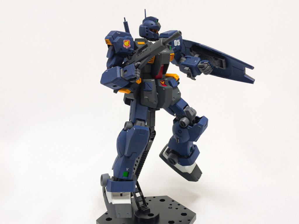 撮影後に気付きましたがビームライフル装備してないので腰の予備パック意味なかったですね。